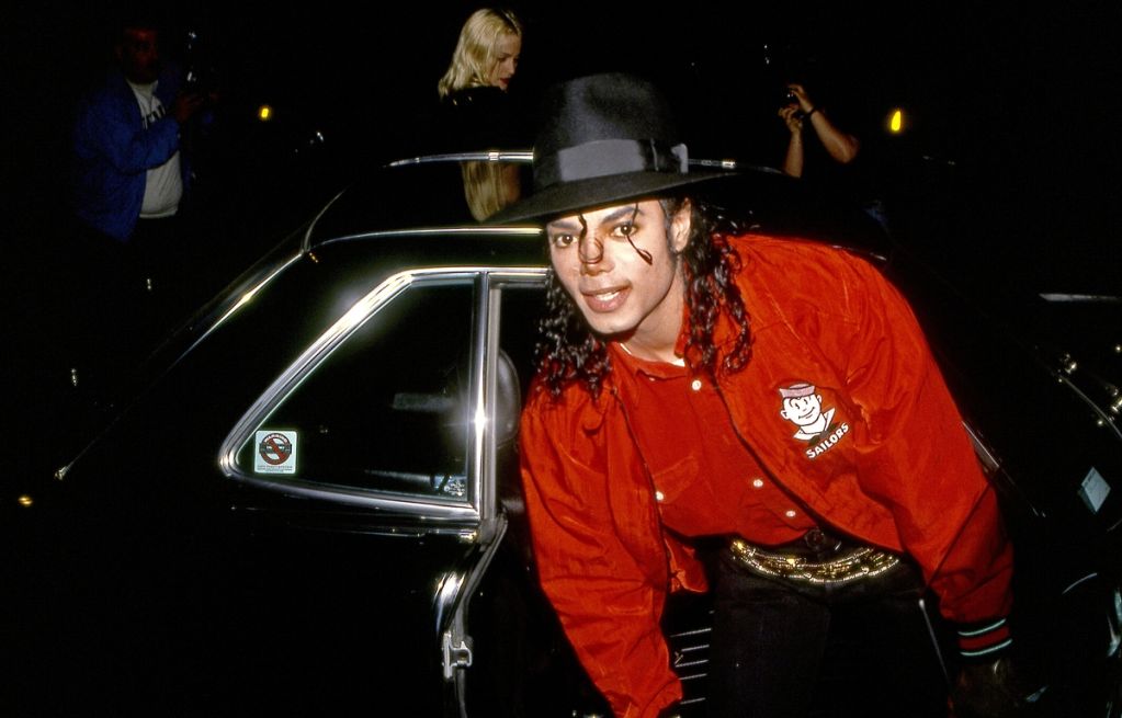 Deväťdesiate roky, Los Angeles - Michael Jackson prichádza na večierok