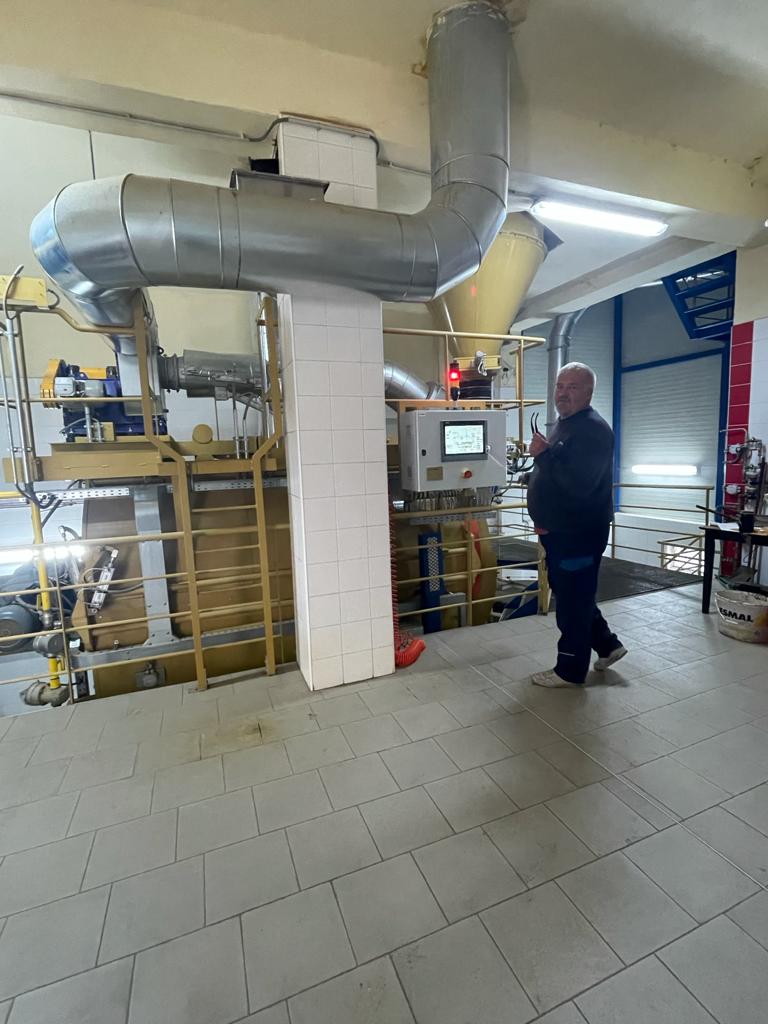 V pražiarni sa praží voňavý slad deň i noc sedem dní v týždni.